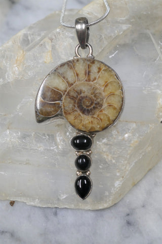 AMMONITE AND JET PENDANT 1.75"