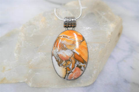 SPINEY OYSTER PENDANT